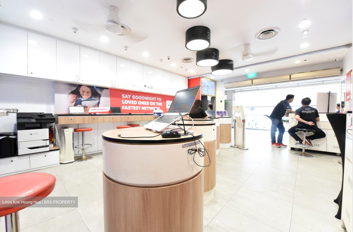 Lucky Plaza (D9), Retail #516355651
